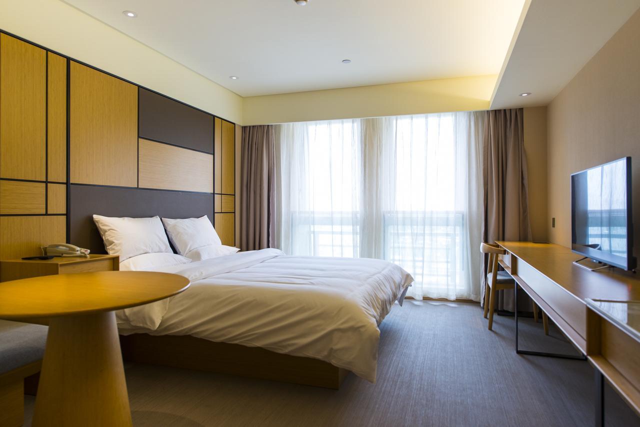 Ji Hotel Shanghai Hongqiao Transport Hub Linkong Zone Kültér fotó