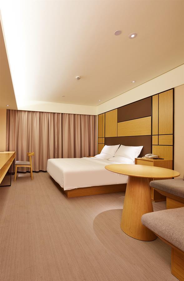 Ji Hotel Shanghai Hongqiao Transport Hub Linkong Zone Kültér fotó