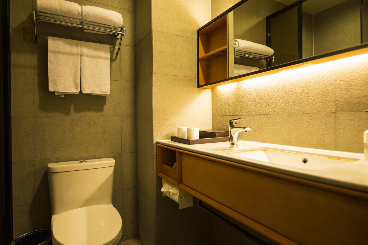 Ji Hotel Shanghai Hongqiao Transport Hub Linkong Zone Kültér fotó